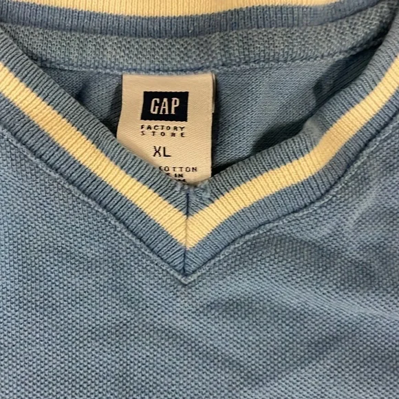 Gap Vest - Picture 2 of 2